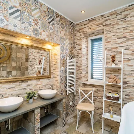 Adrian 두브로브니크