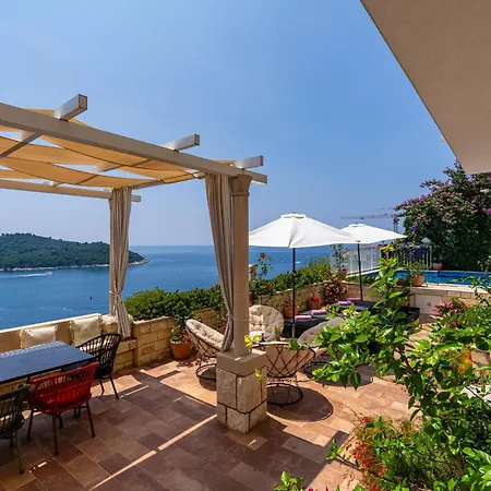 Villa Adrian *