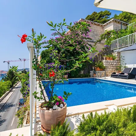 Villa Adrian