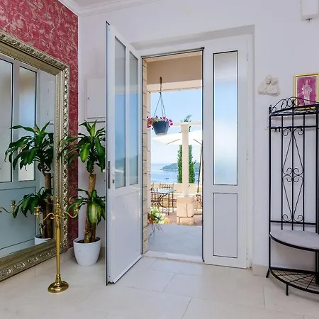 Villa Adrian