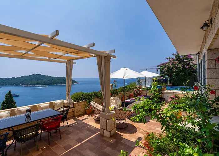 Villa Adrian *
